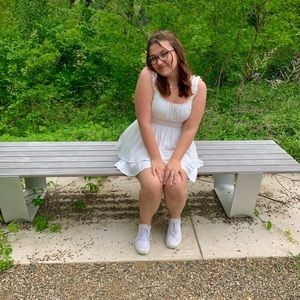 Meet your Posher, Leeann